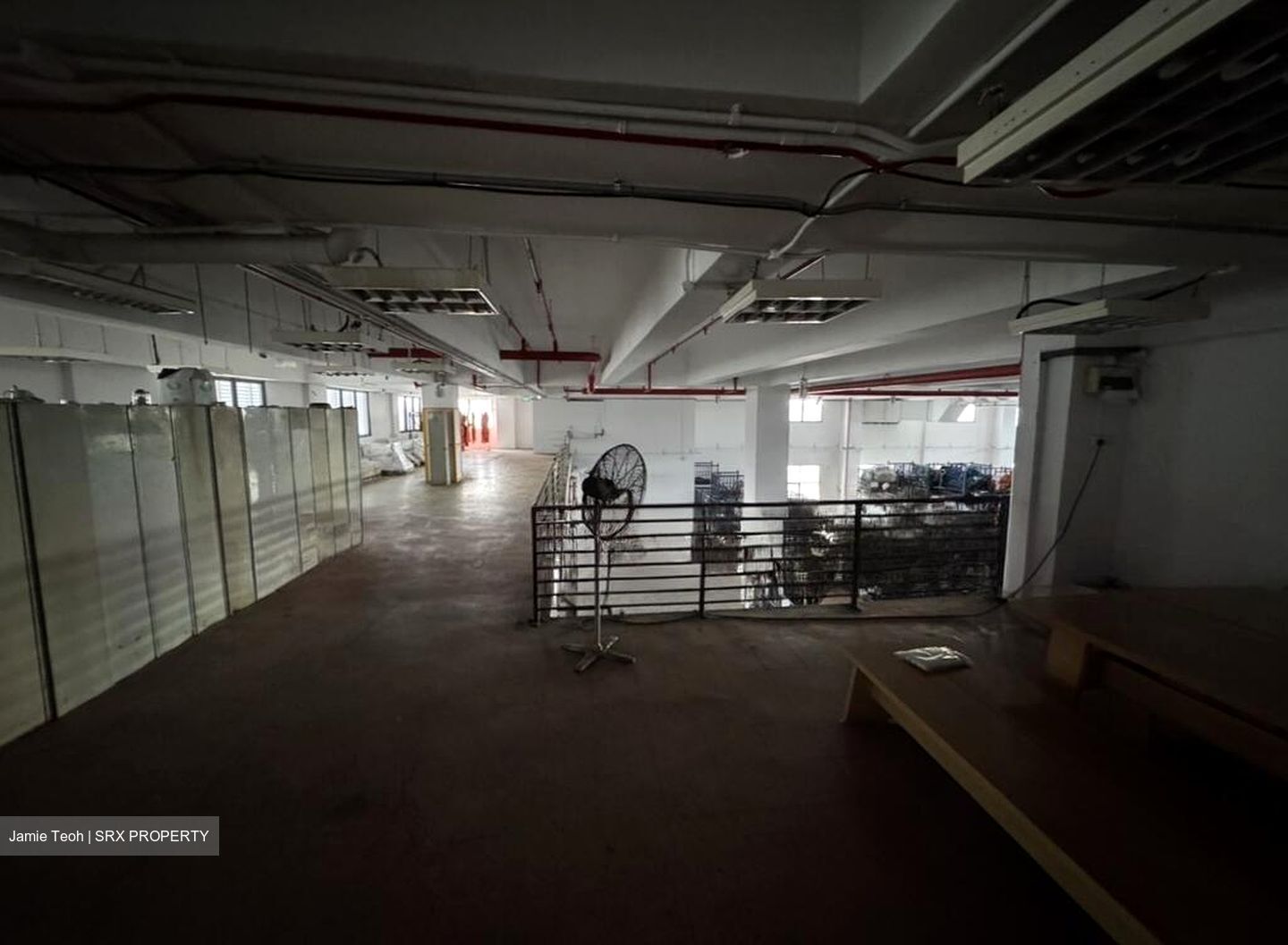 Gul Circle (D22), Warehouse #518426491